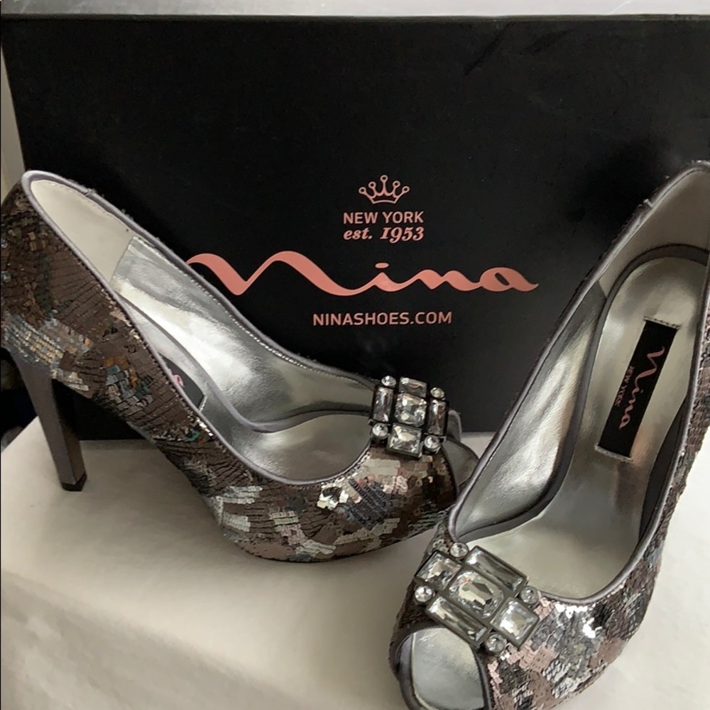 NEW Nina silver and grey sequined evening shoe